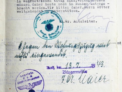 1943.  Die zuständigen Behörden von Wuppertal-Barmen und Aach genehmigen den Umzug der Familie Kötter nach Aach. Text des Aacher Bürgermeisters: Gegen den Wohnungszuzug wird nichts eingewendet.