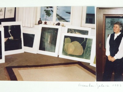 1986.  Eleonore Kötter in ihrer Dezember-Galerie in der Atelierwohnung in der Alten Vogtei.