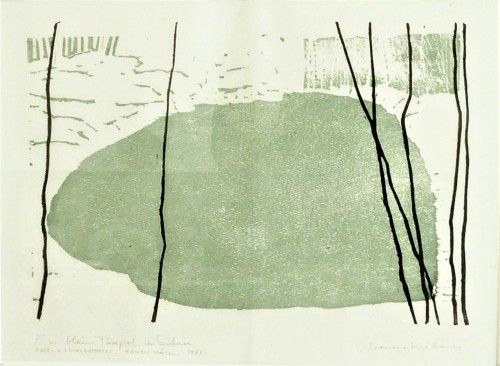 Blauer Tümpel im Schnee