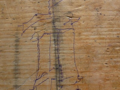 2017, 7. Juli. Schornstein mit wehenden Fähnchen. Letzte Zeichnung von Eleonore Kötter. Auf einem Tisch, den sie sich aus ihrer Wohnung ins Martin-Haug-Stift Freudenstadt kommen ließ.
